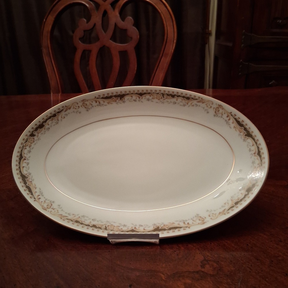 Signature Collection Queen Anne Fine China Oval Serving Platter Japan 10in